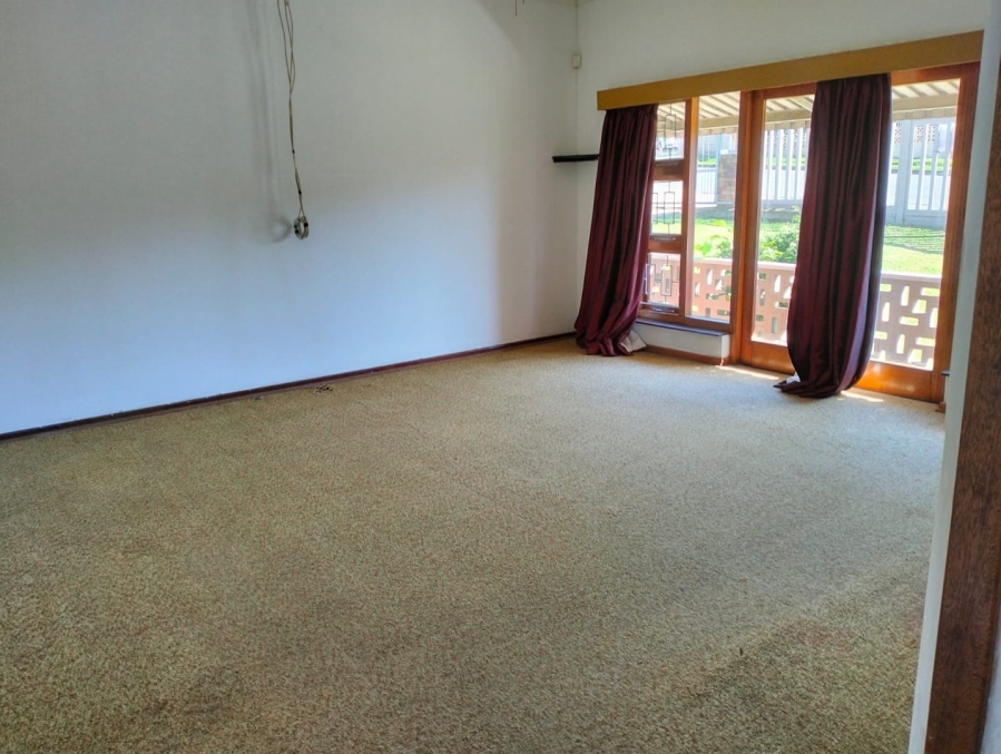 5 Bedroom Property for Sale in Sunnyridge Eastern Cape